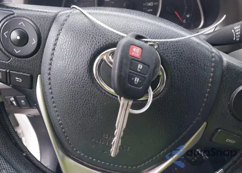 2015 Toyota Rav4 Le z USA, uszkodzony, nr VIN JTMZFREVXFD058181